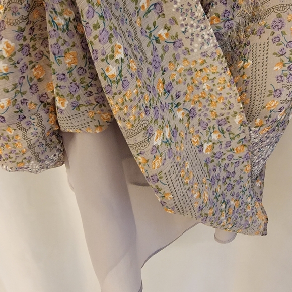 Old Navy Boho Sleeveless Grey Floral Top, Size Medium - Picture 8 of 10